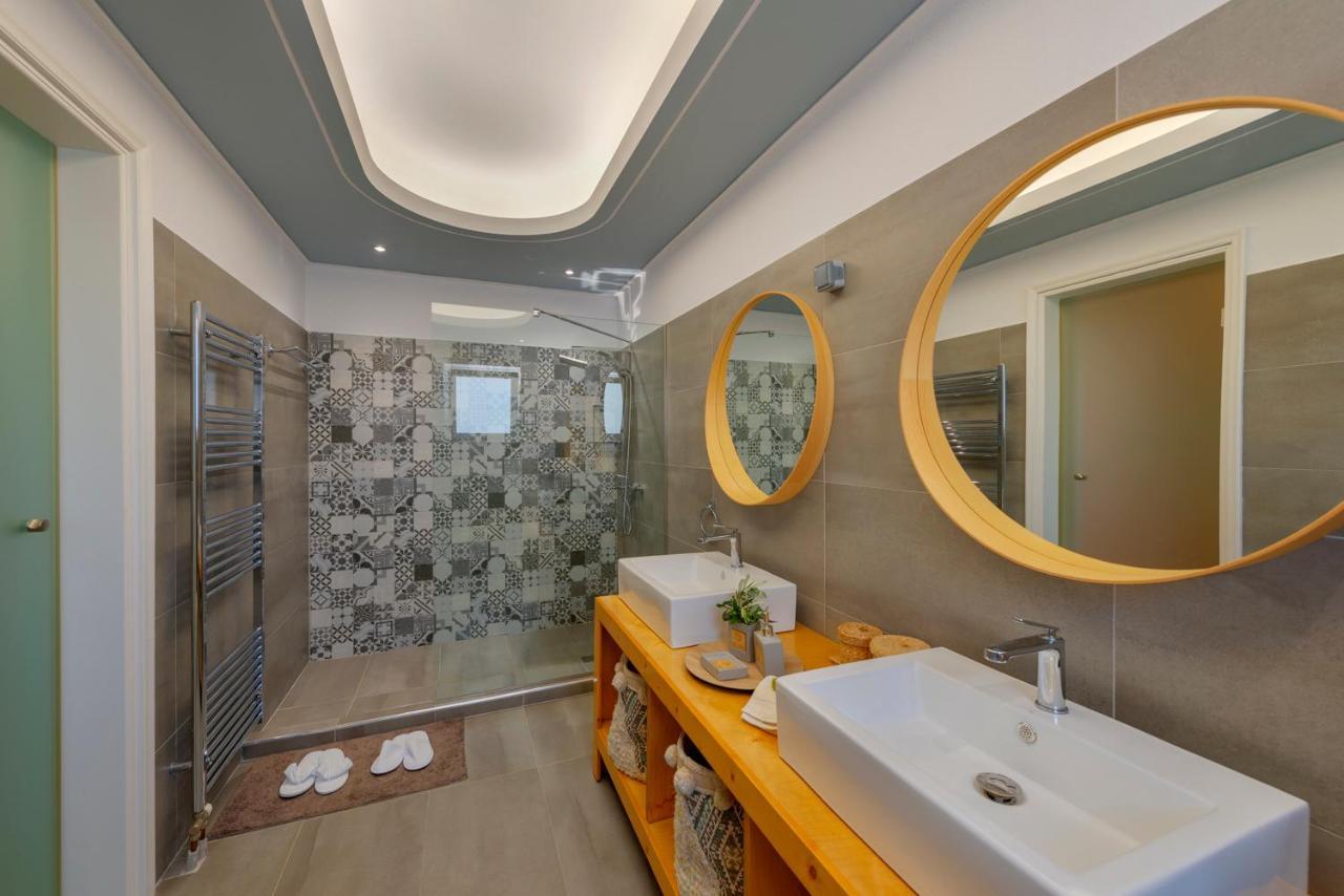 The Painters Luxurious Villa Ανάβυσσος Εξωτερικό φωτογραφία