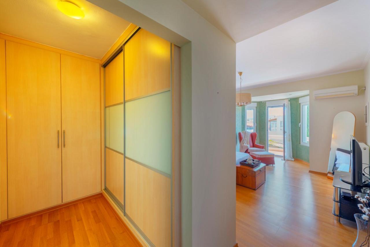 The Painters Luxurious Villa Ανάβυσσος Εξωτερικό φωτογραφία